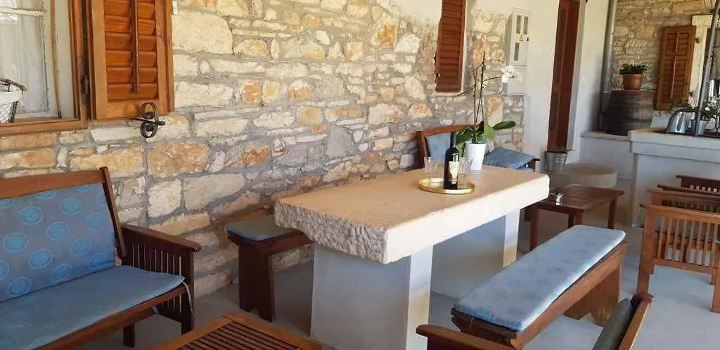 Apartment In Pula 33579 Croatia